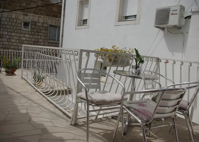 With Parking Space - 12063 Appartamento Makarska